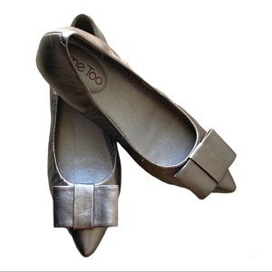 Sliver Bow Flats by Me Too